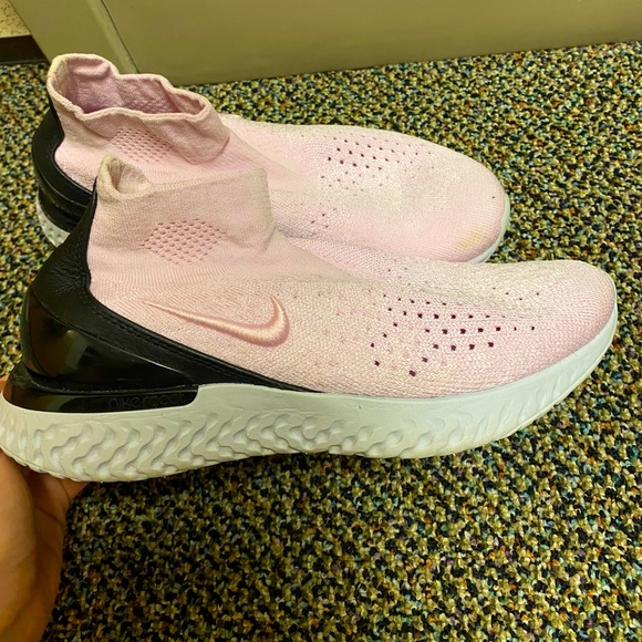 Nike Sock Sneaker - Picture 1 of 4